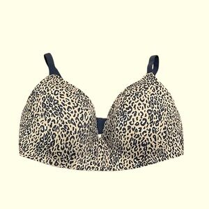 PINK - Victorias Secret Wear Eveywhere Wireless Push-up Bra - EUC